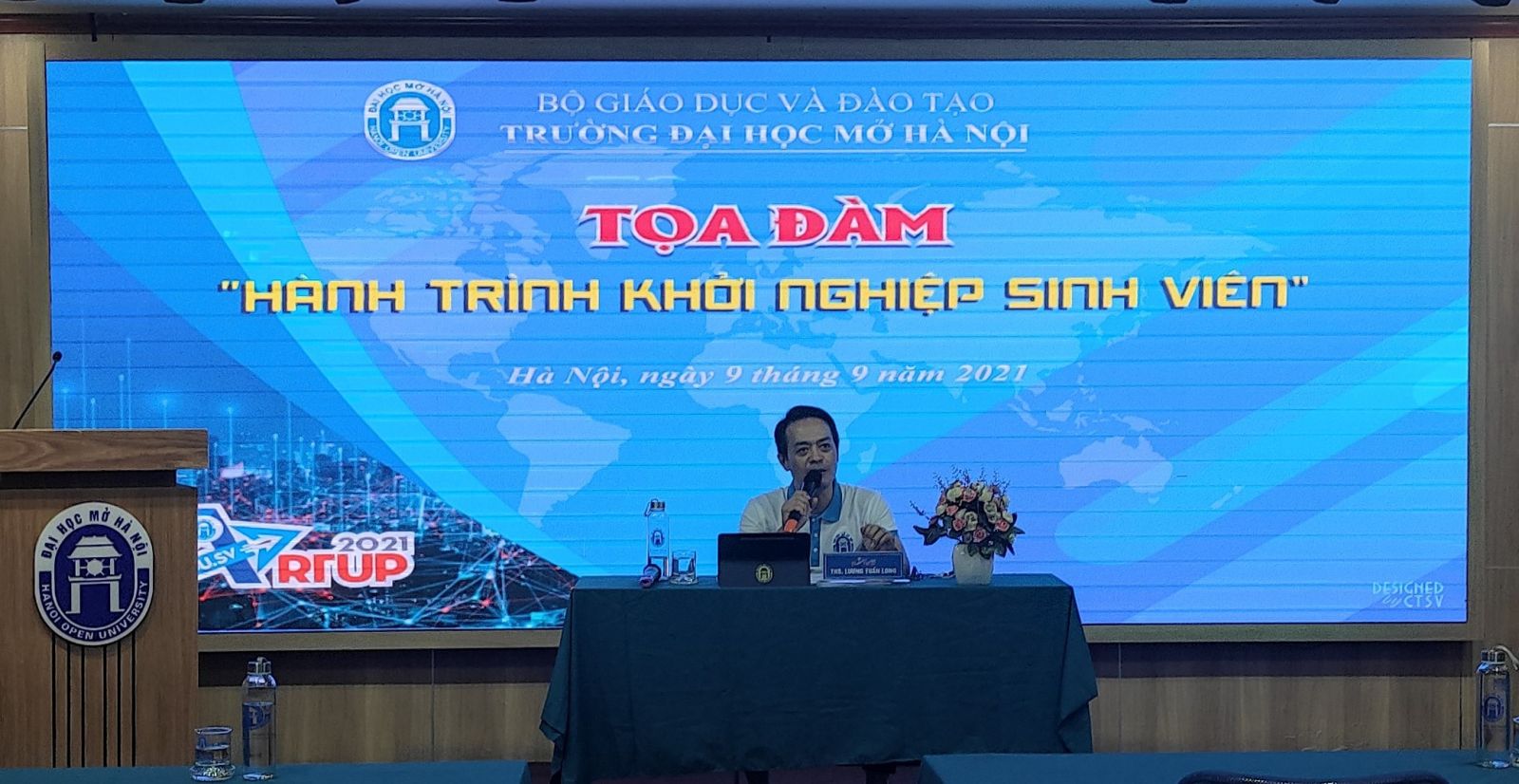 ThS Lương Tuấn Long – Trưởng phòng CTCT&SV điều hành buổi tọa đàm