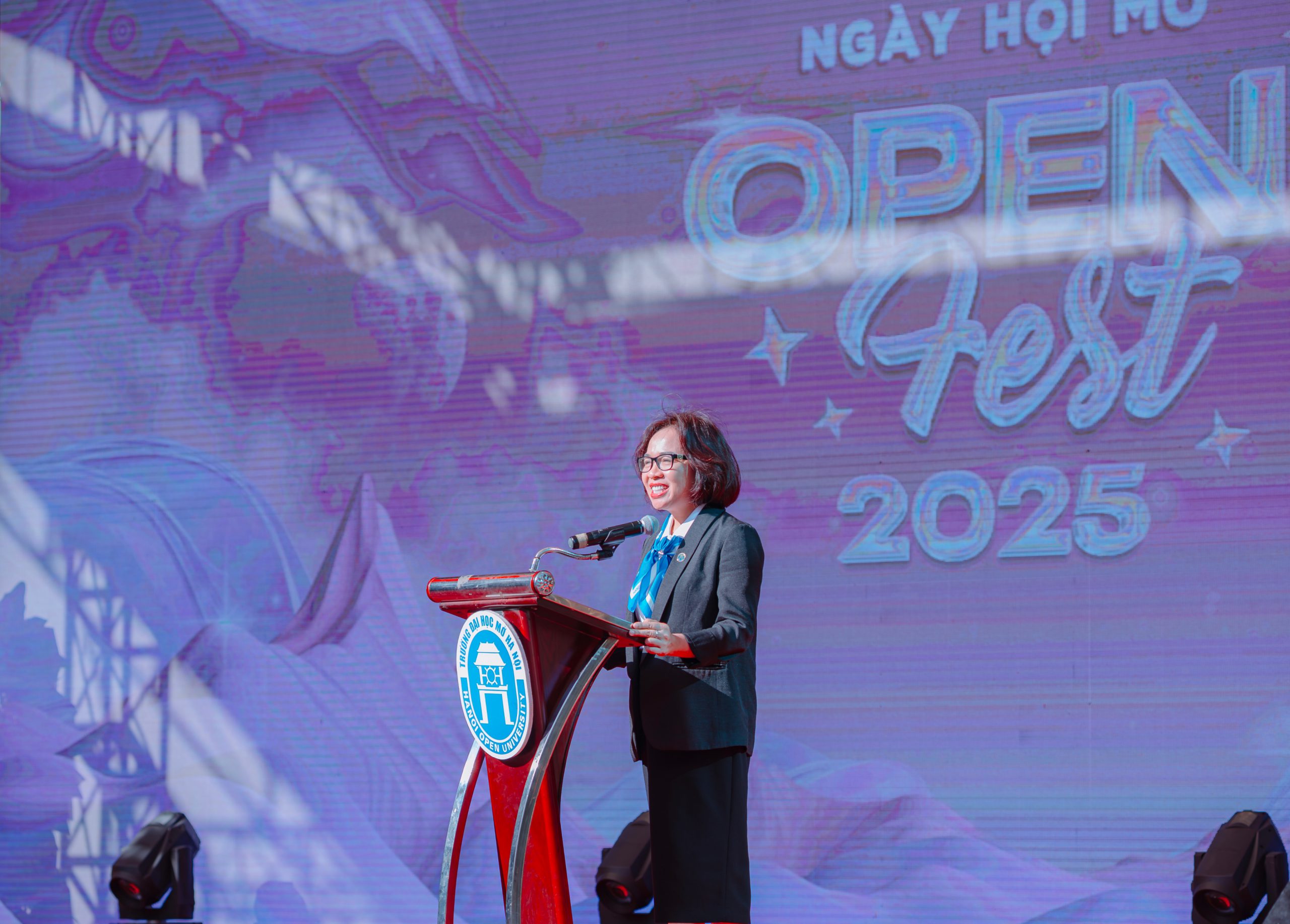 PGS.TS Nguyễn Thị Nhung – Hiệu trưởng Trường Đại học Mở Hà Nội phát biểu tại sự kiện