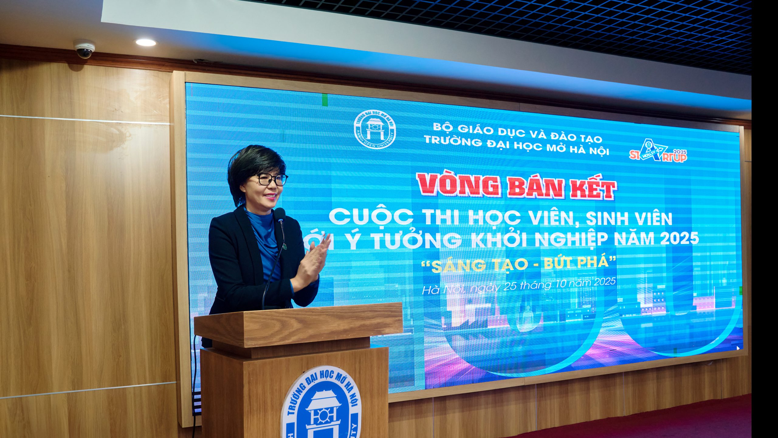 TS. Nguyễn Minh Phương – Phó Hiệu trưởng Trường Đại học Mở Hà Nội phát biểu khai mạc