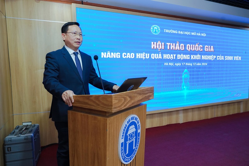 TS Trần Văn Đạt – Vụ trưởng Vụ Giáo dục Chính trị và Công tác HSSV, Bộ Giáo dục và Đào tạo phát biểu tại chương trình