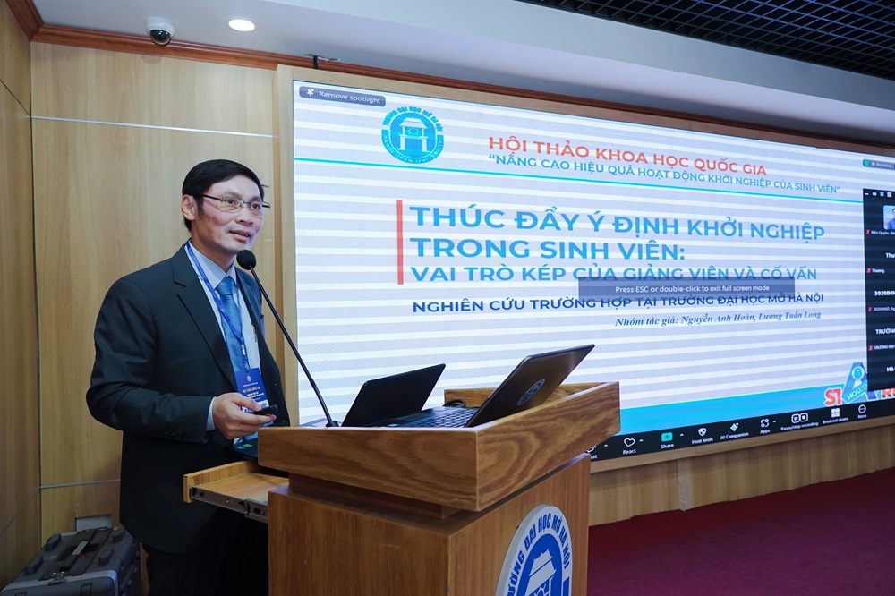Một số hình ảnh các báo cáo viên trình bày tham luận tại Hội thảo
