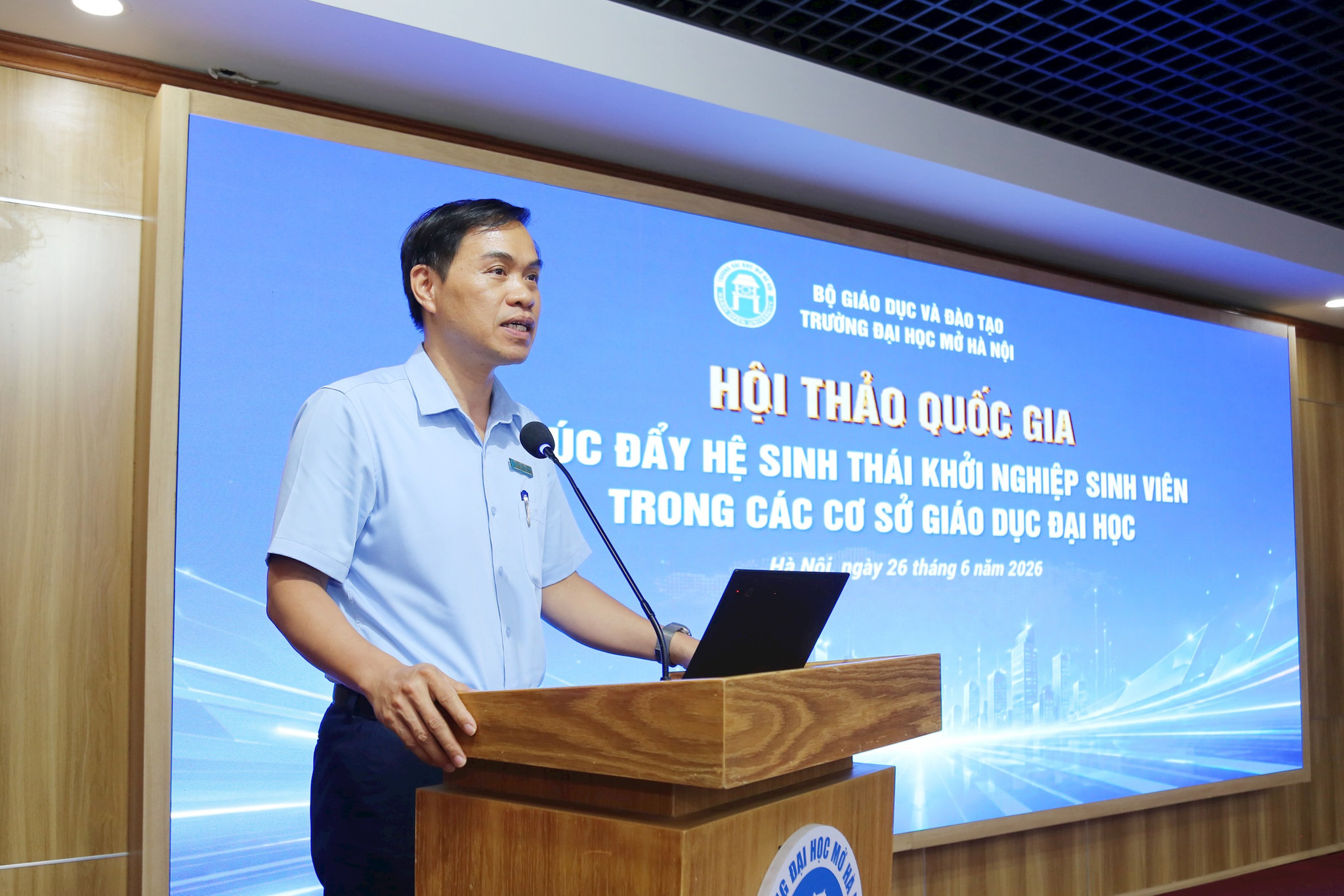 PGS.TS Dương Thăng Long, Phó Hiệu trưởng Trường Đại học Mở Hà Nội chia sẻ.